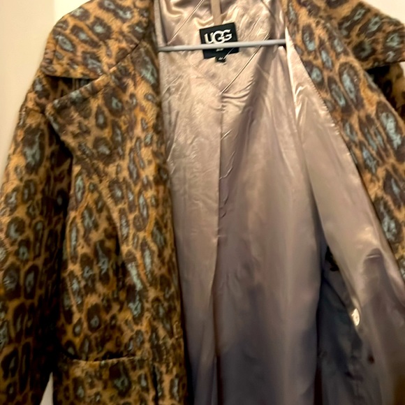 Ugg coat NWOT. Beautiful warm winter coat - Picture 4 of 4